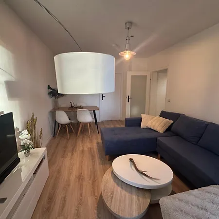 Gemuetliche Handwerker-wohnung Mit Balkon Und Wlan, Ideal Fuer 3 Personen Spremberg